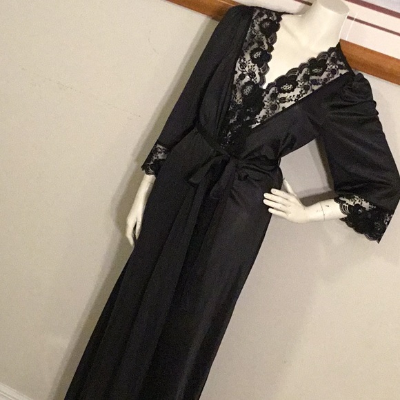 VINTAGE 1960 LORRAINE USA BLACK LACE SLEEPWEAR - Picture 2 of 7